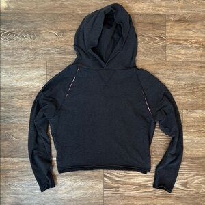 Lululemon Heathered Black Cropped Please Me Pullover Women's est Size 8